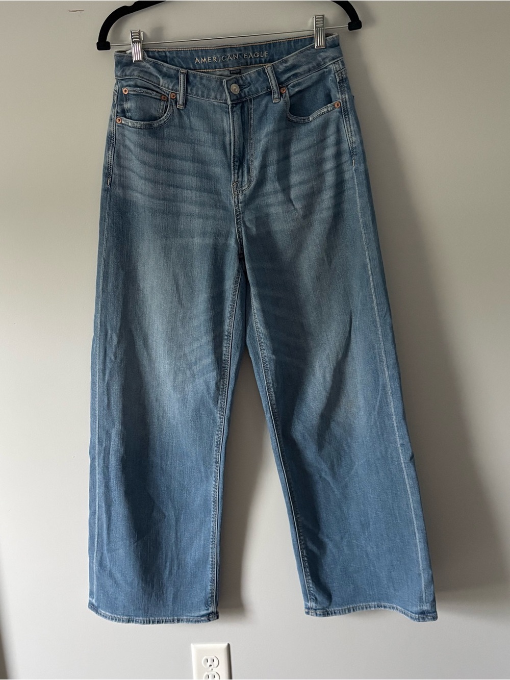 American Eagle Outfitters High Rise Baggy Light Wash Relaxed Jeans
